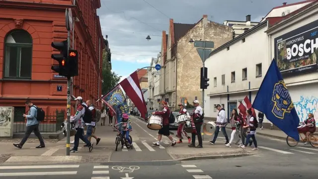 оркестр по улицам