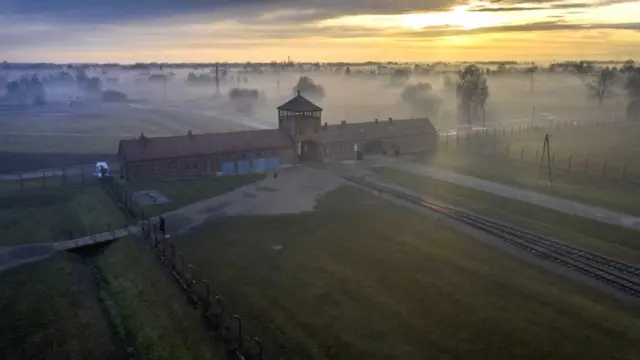 آشویٹز، یہودی، ہولوکاسٹ، نازی، جرمنی، پولینڈ، عالمی جنگ، دوسری عالمی جنگ، ہٹلر، اوشوتز