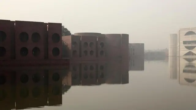 Национальный дом парламента, Бангладеш, 1961-82 гг.