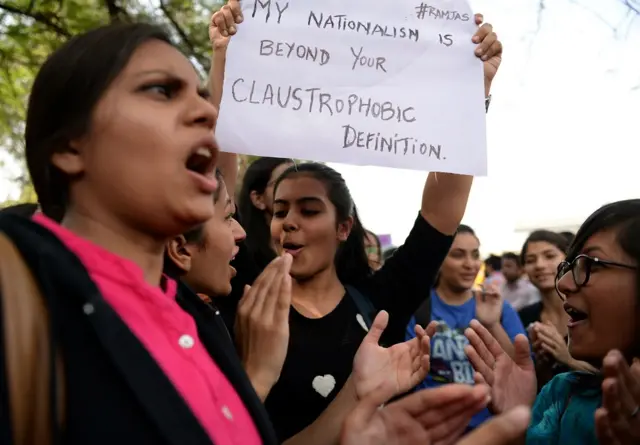 दिल्ली विश्वविद्यालय, छात्र विरोध