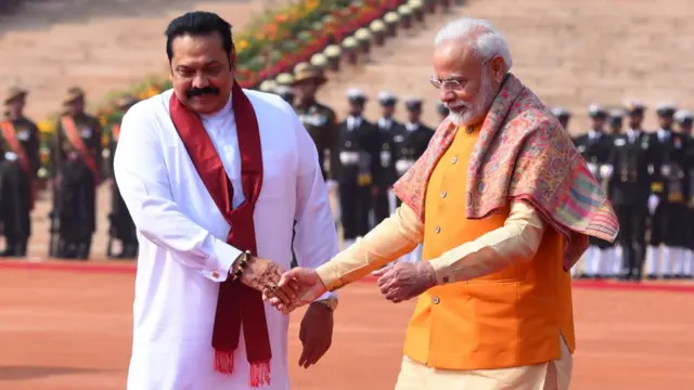 மோதியும் ராஜபக்‌சேயும்