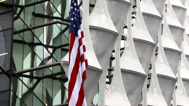 El exterior de la nueva embajada de Estados Unidos en Londres