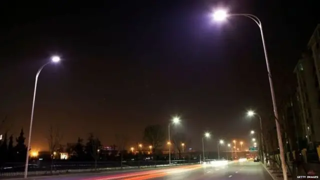 સ્ટ્રીટ લાઇટની તસવીર