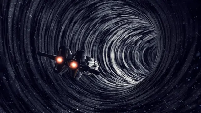 Звездолет летит через кротовую нору