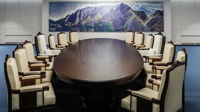 정상회담이 열리는 판문점 평화의 집 회담장