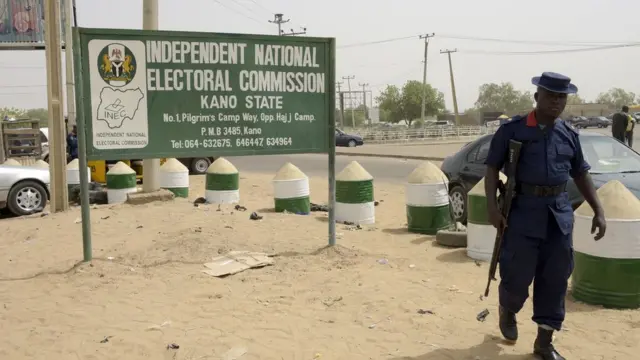 Iwaju ileesẹ ajọ INEC ni ipinle Kano