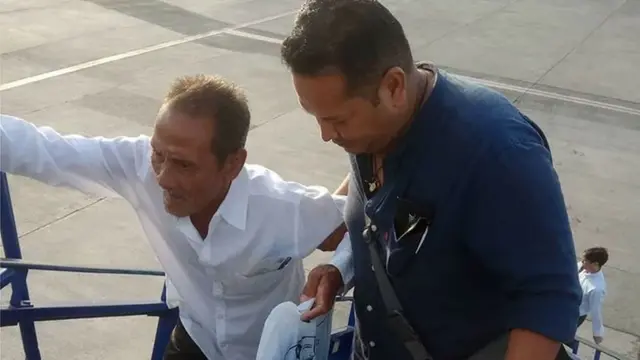 ভিডিও ইউটিউবে ভাইরাল হওয়ার পর গম্ভীর সিংকে পাওয়া গেলে সেই ফটোগ্রাফার ফিরোজ শাকির তার সাথে ছবি তুলে তা টুইট করেছেন।