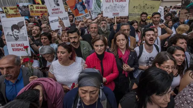 Kaftancıoğlu, Gezi Parkı eylemlerinin beşinci yılında İstanbul'da, İstiklal Caddesi'nde düzenlenen basın açıklamasında.