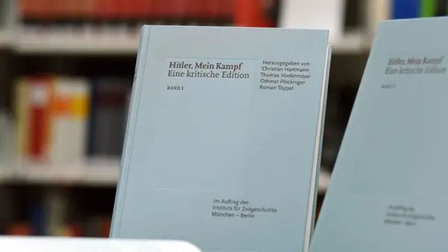Ấn bản mới cuốn Mein Kampf, phát thành ngày 8 tháng Giêng năm 2016