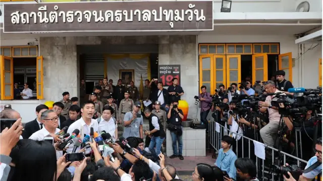 สื่อมวลชนทั้งไทยและต่างชาติร่วมทำข่าว