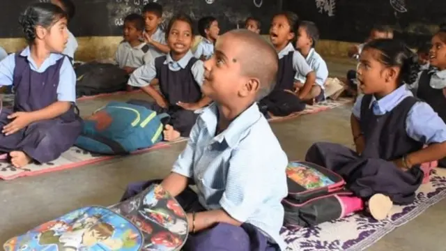 பள்ளியில் திவ்யா