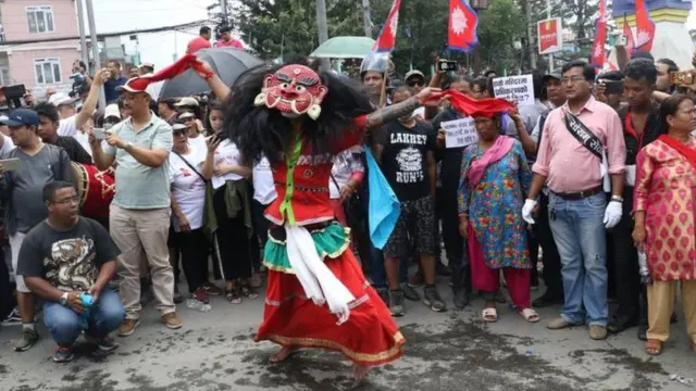 गुठी प्रदर्शन