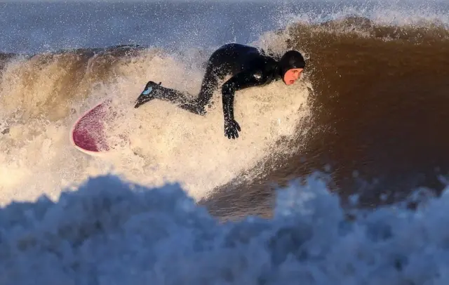 راكب الأمواج