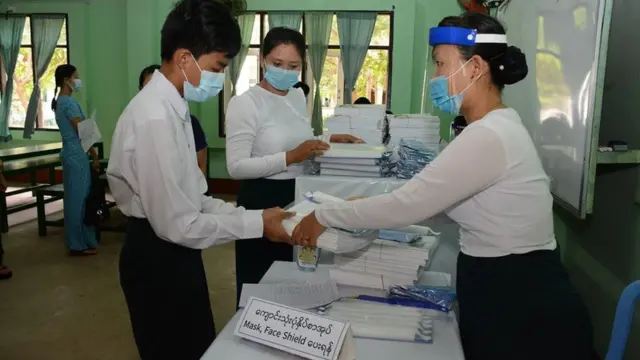 အထက်တန်းအဆင့် ကျောင်းအပ်နှံရေးသီတင်းပတ်ကို ဇူလိုင် ၁၃ ကနေ ၁၇ ရက်ထိ ပြုလုပ်ခဲ့ပါတယ်။