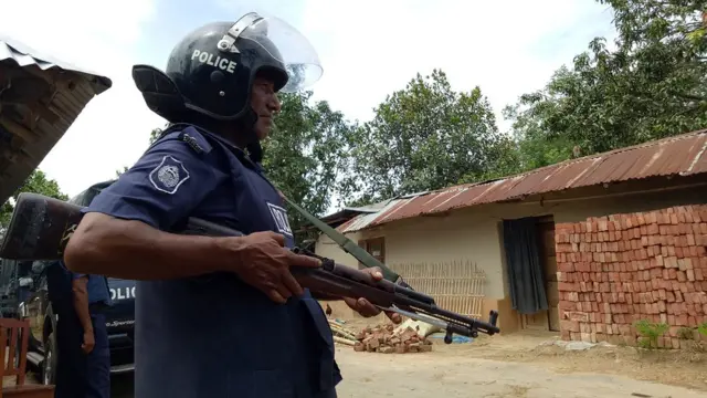 সন্দেহভাজন সন্ত্রাসীদের বিরুদ্ধে অভিযান চালাচ্ছে বাংলাদেশের পুলিশ (ফাইল চিত্র)