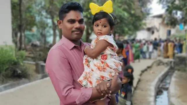 పాపతో తండ్రి వీరబాబు