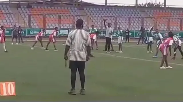 Ikọ ọmọbinrin elere idaraya