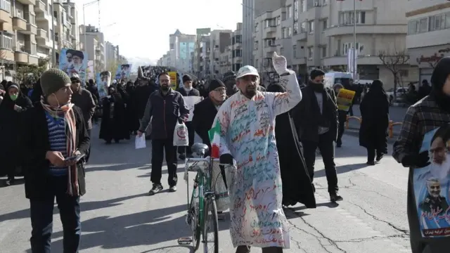 راهپیمایی چهل و یکمین سالگرد انقلاب چند روز پیش از اتتخابات مجلس شورای اسلامی است