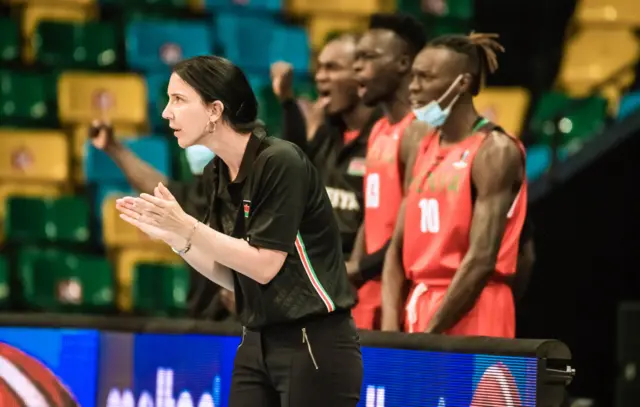 Liz Mills, umutoza wa basketball y'abagabo wa Kenya
