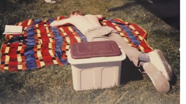 డేవిడ్ ఫుల్లర్.