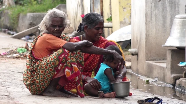 ஒரே வீடு இரண்டு மாவட்டமாக பிரிந்த கதை - வீட்டின் முன்வாசல் விழுப்புரம், பின்வாசல் கள்ளக்குறிச்சி