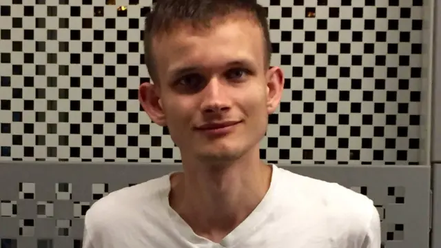 اتریوم در سال ۲۰۱۳ میلادی و با ایده ویتالیک بوترین، برنامه نویس کانادایی-روسی و جمعی از برنامه‌نویسان نرم‌افزار متولد شد