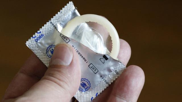 Фото сперма в презервативе