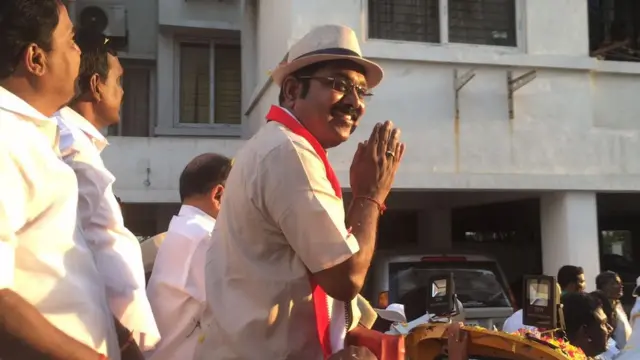 தினகரன்