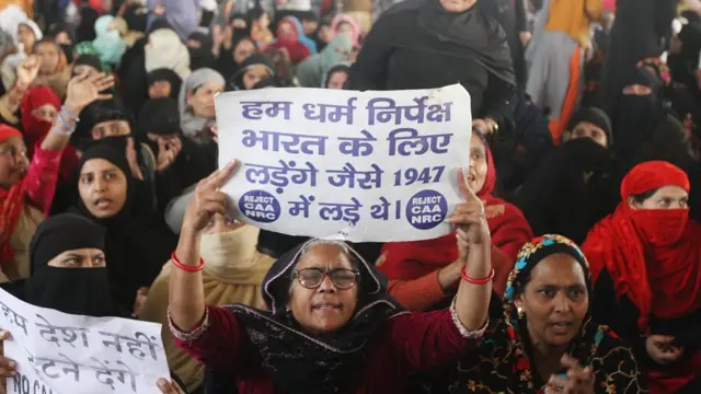 महिला आंदोलक