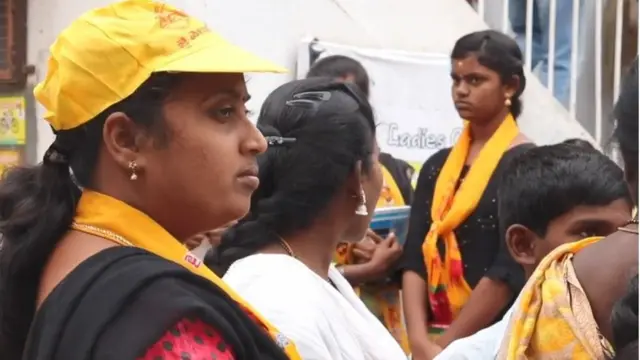 టీడీపీ నేతలు, కార్యకర్తల ప్రచారం