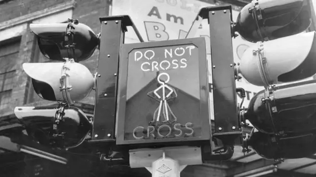 Un semáforo de los años 60 en Londres