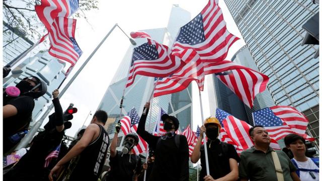 9月8日，香港示威者請願，促請美國國會通過《香港人權與民主法案》。
