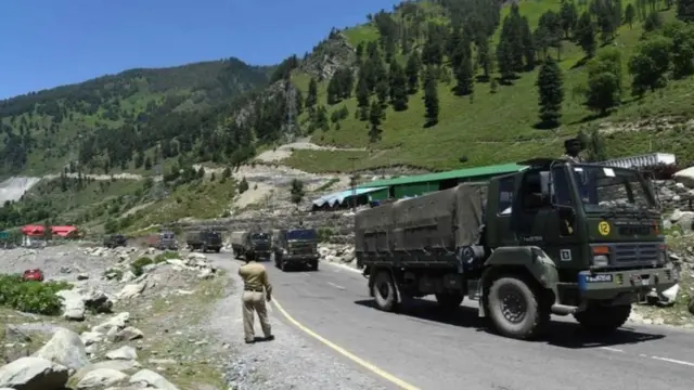 మాధ్యమిక, ఉన్నత పాఠశాలలతో సహా 16 విద్యా సంస్థలను ఖాళీ చేయించాలని ఆదేశాలు జారీచేశారు.