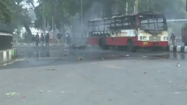 பிகாரில் பஸ் எரிப்பு.