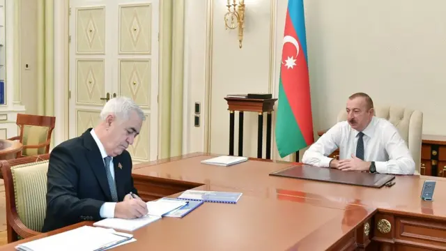 İlham Əliyev "Azərbaycan Dəmir Yolları" Qapalı Səhmdar Cəmiyyətinin sədri Cavid Qurbanovu qəbul edib
