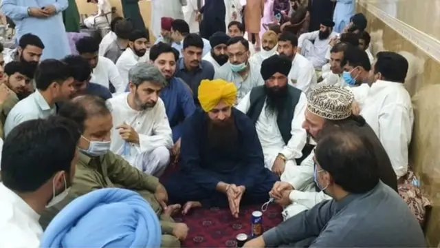 ਪੇਸ਼ਾਵਰ ਵਿੱਚ ਪੀੜਤ ਸਿੱਖ ਪਰਿਵਾਰਾਂ ਨੂੰ ਉੱਥੇ ਰਹਿੰਦੇ ਲੋਕਾਂ ਨੇ ਮਦਦ ਦਾ ਭਰੋਸਾ ਦਿੱਤਾ ਹੈ