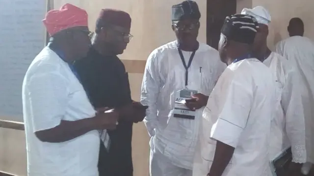 Awọn oludije n jiroro lasiko idibo naa