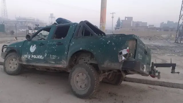 این خودرو پلیس نیز صبح امروز هدف مین مغناطیسی قرار گرفت