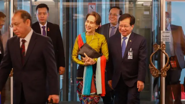ဒေါ်အောင်ဆန်းစုကြည်