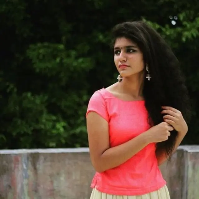 யார் இந்த பிரியா பிரகாஷ்?
