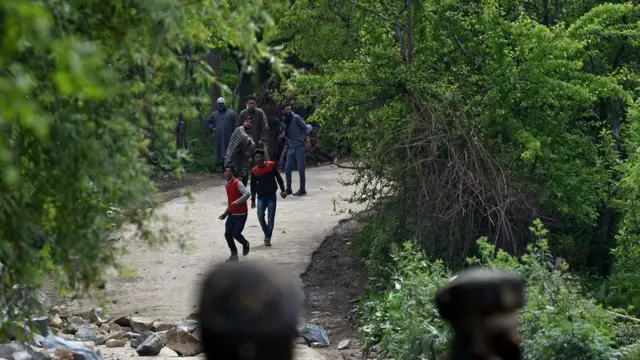 کشمیر، فوج، محاصرہ