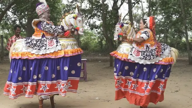 நாடிராவ் - காமாட்சி தம்பதியினர்