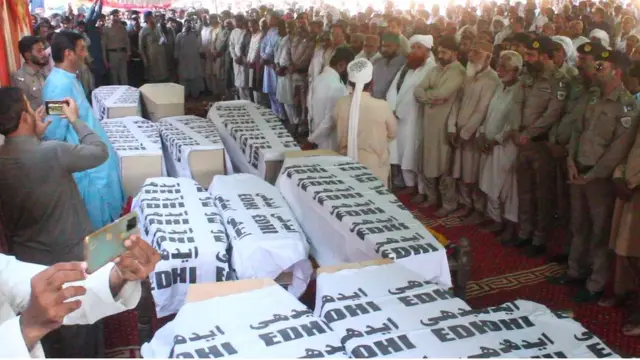 نوری آباد مسافر کوچ میں آتشزدگی