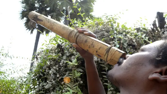 బొంగులో కల్లు