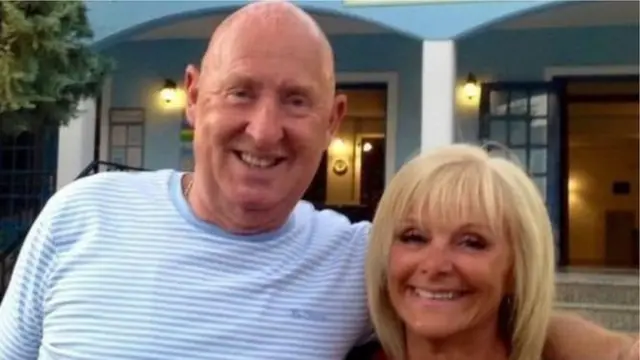 توفي جون كوبر (69 عاما) وزوجته سوزان (63 عاما) اثناء إقامتهما في فندق "ستايغنبيرغر أكوا ماجيك"في الغردقة.