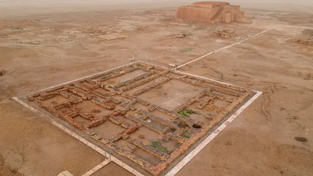 أور - صورة جوية لآثار مدينة أور، مسقط رأس النبي ابراهيم، التي سيزورها البابا السبت