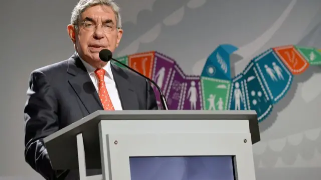 Óscar Arias