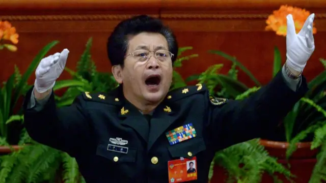 於海大校在中國全國政協會議開幕式上指揮唱國歌（2014年）