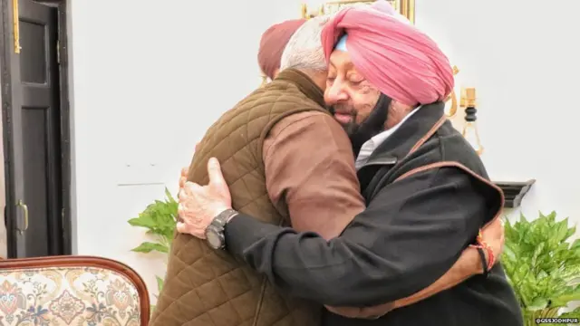 कॅप्टन अमरिंदर सिंग आणि केंद्रीय मंत्री गजेंद्र शेखावत