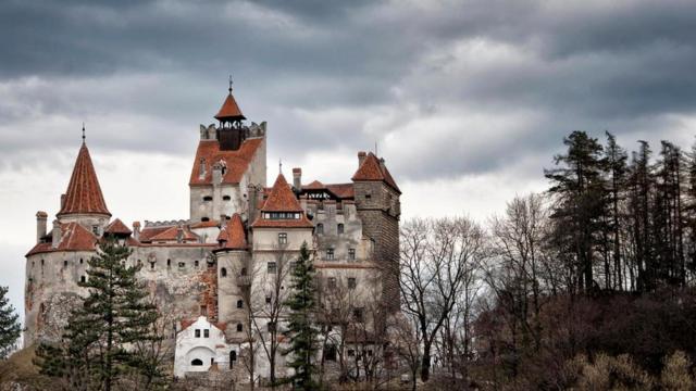 Замок Бран в Трансильвании - говорят, здесь не раз останавливался граф Дракула